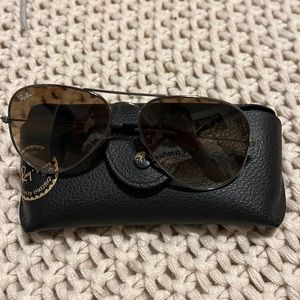 Loved ray-ban aviators